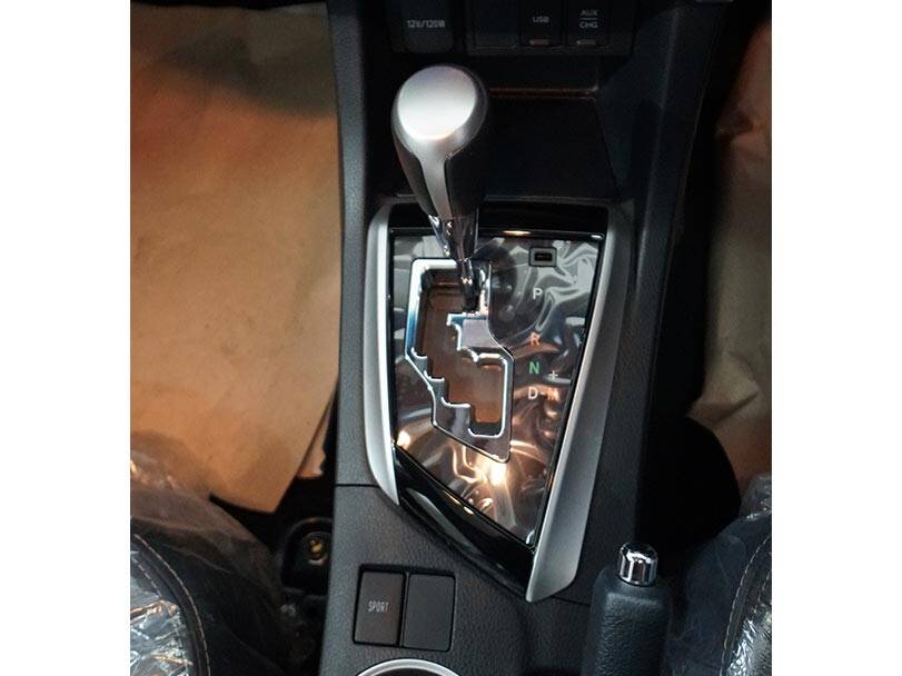 toyota-corolla-altis-x-manual-1-6