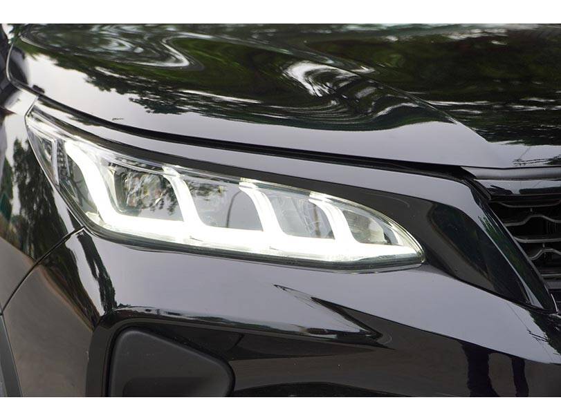 toyota-fortuner-2-7-g