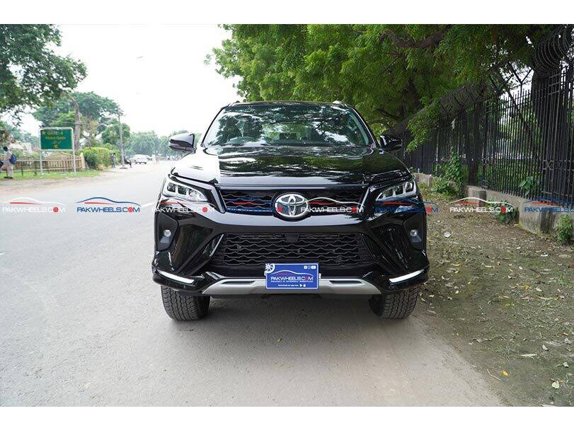 toyota-fortuner-legender